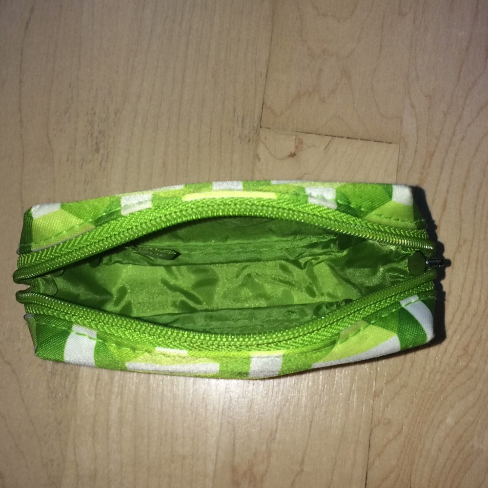 Clinique Small Pouch - Picture 4 of 8